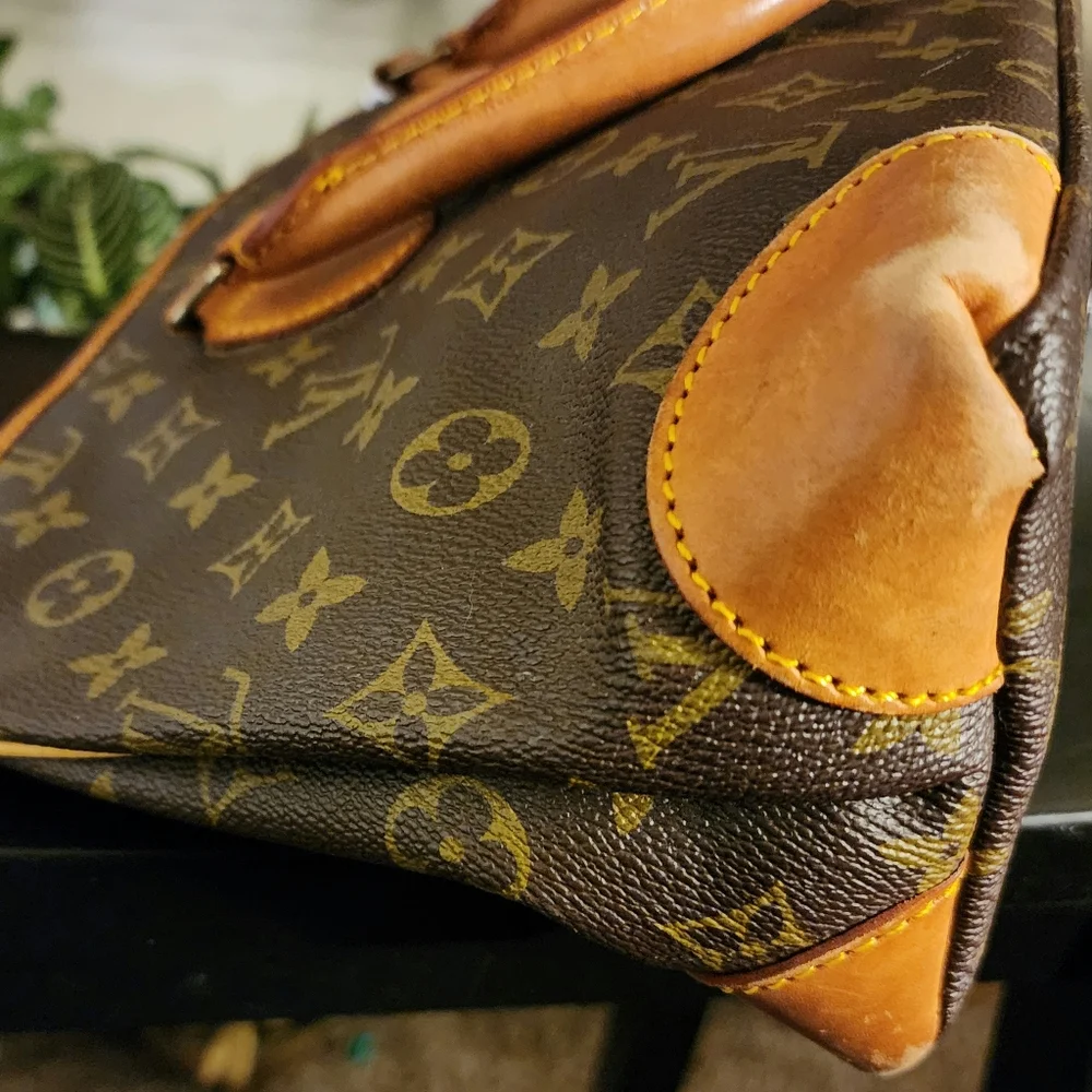 1960's Vintage Louis Vuitton Monogram Leather Handbag - Picture 4 of 16